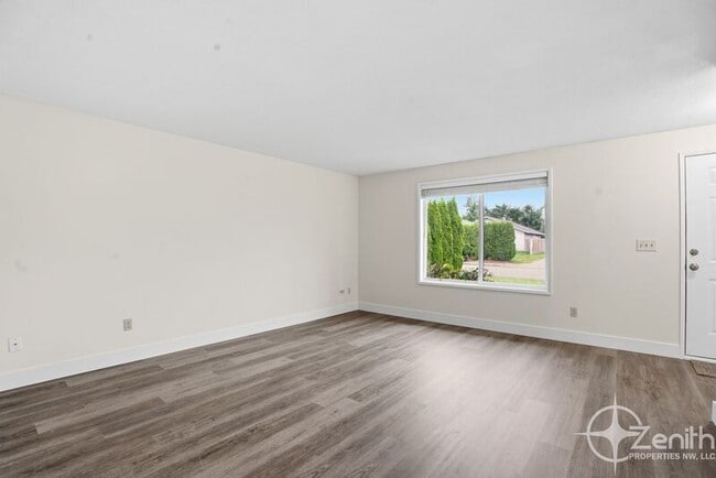 Photo - 16113 NE 4th Way