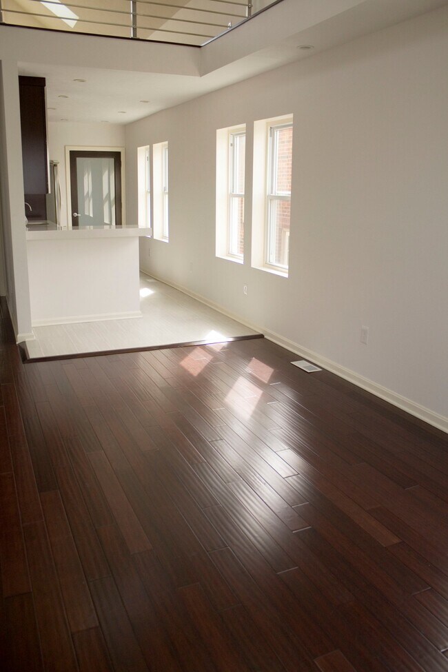 Photo - 1245 W 69th St Unit Up