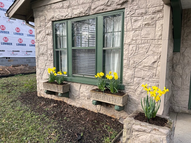 Photo - 1616 Stokes Ln