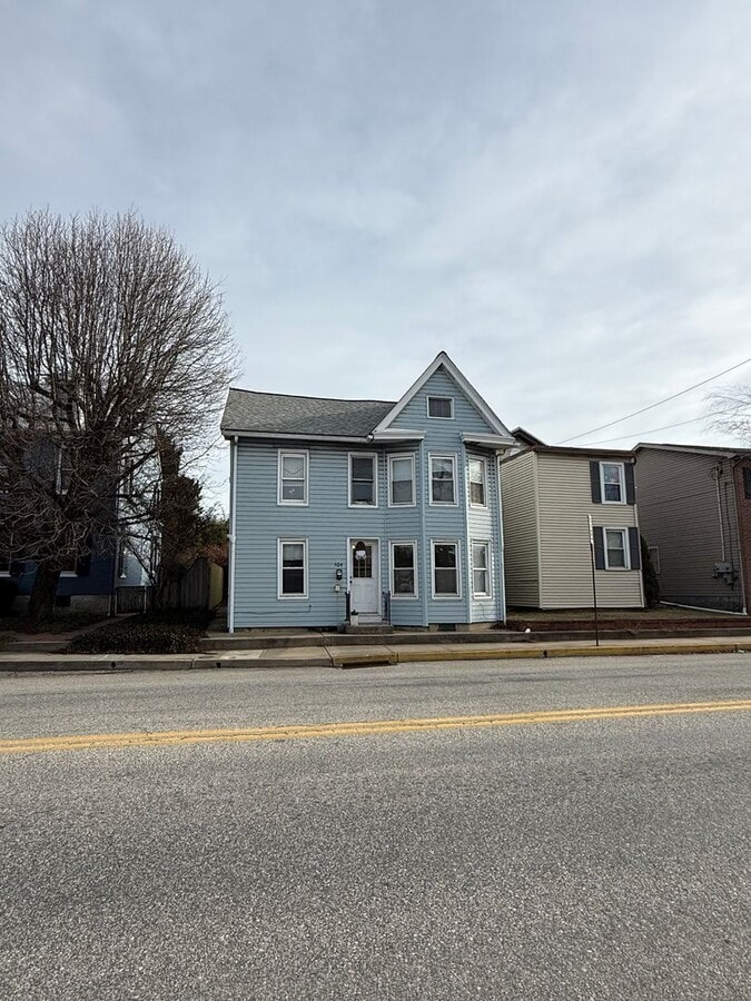 Photo - 109 N Earl St