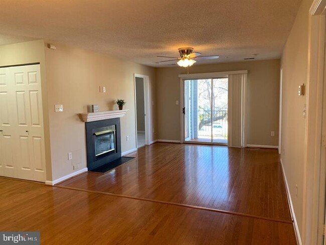 Photo - 10010 Vanderbilt Cir Unit 5-9