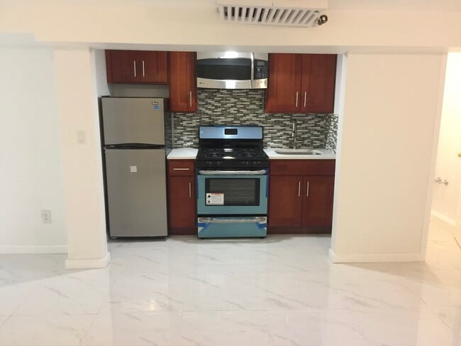 Photo - 6639 Burns St