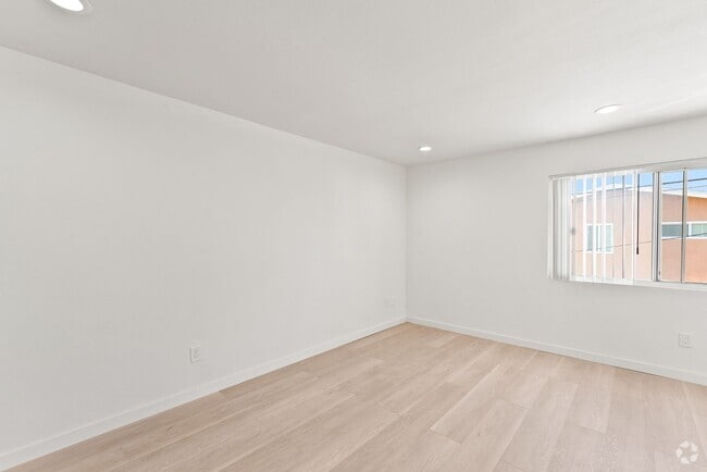 Building Photo - 994 Valencia St Rental