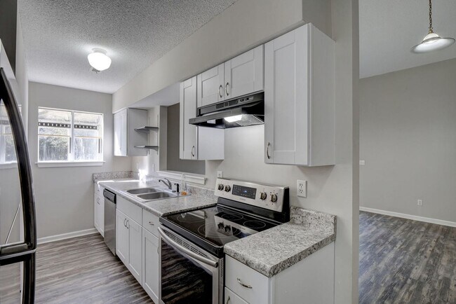 Photo - 144 Charter Dr