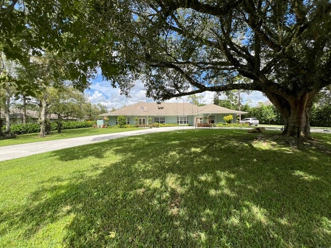 Building Photo - 13172 Doubletree Cir