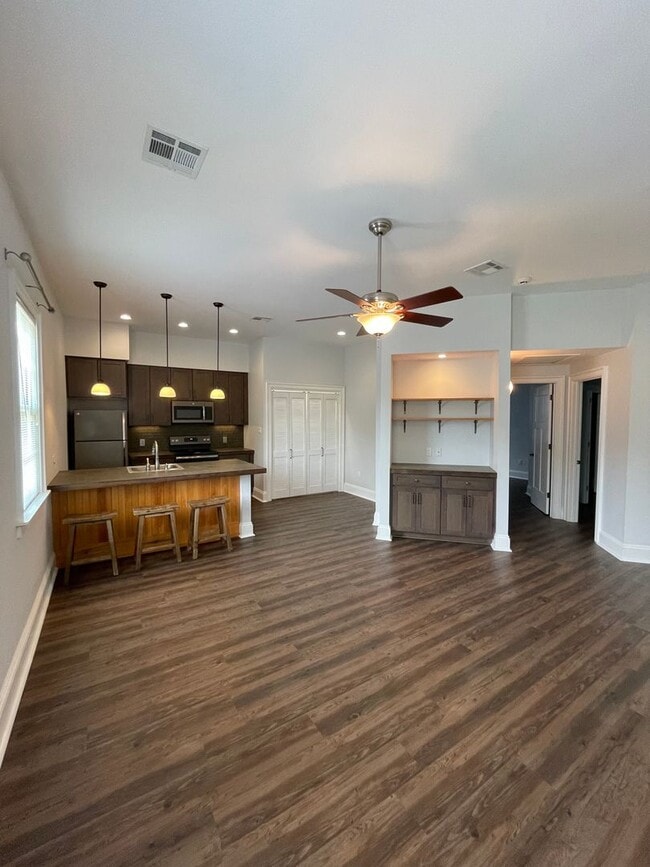Building Photo - 6208 S Rocheblave St Unit B Rental