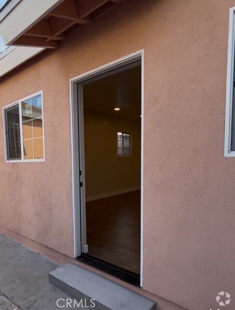 Building Photo - 1052 W 109th Pl Unit 1/2-1/2 Rental