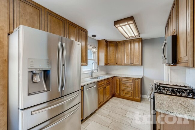 Photo - 3809 Hampshire Ave N