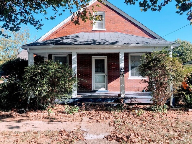 Building Photo - 3 Bedroom Home in Lynchburg