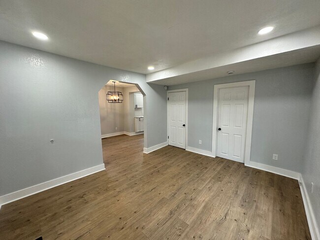 Photo - 215 E North - 4 Bedroom/1 Bathroom Home Do...