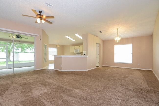 Photo - 1711 Scotch Pine Dr