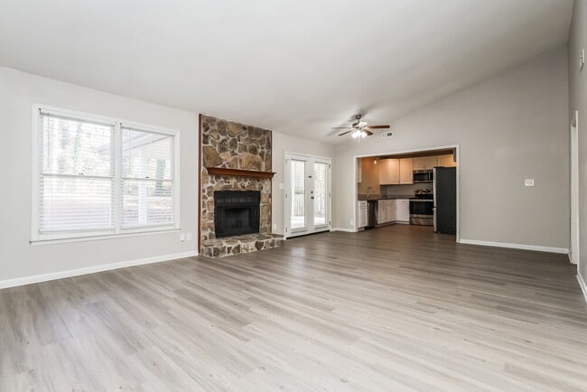 Photo - 303 Morgans Turn