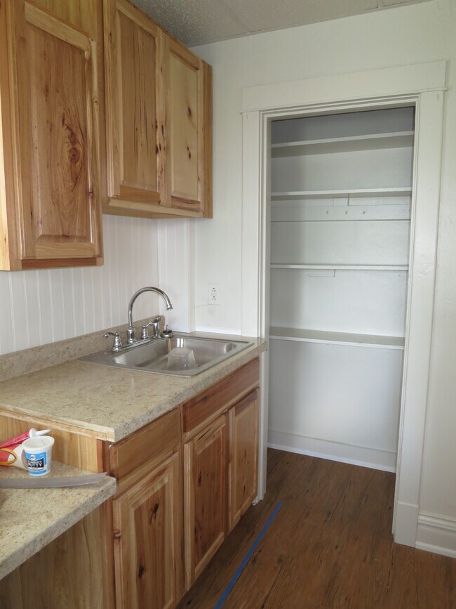 Photo - 432 E 7th St Unidad 2