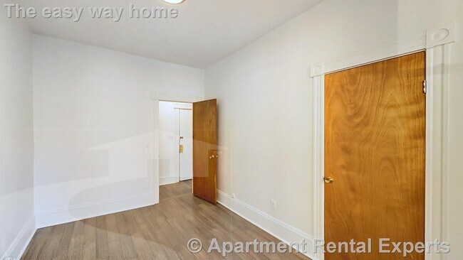 Photo - 254 Windsor St Unidad #1L
