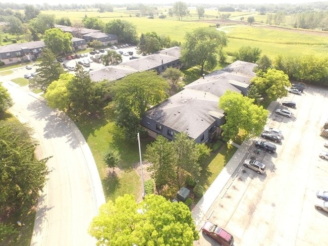 Photo - 840-985 Westmoreland Dr