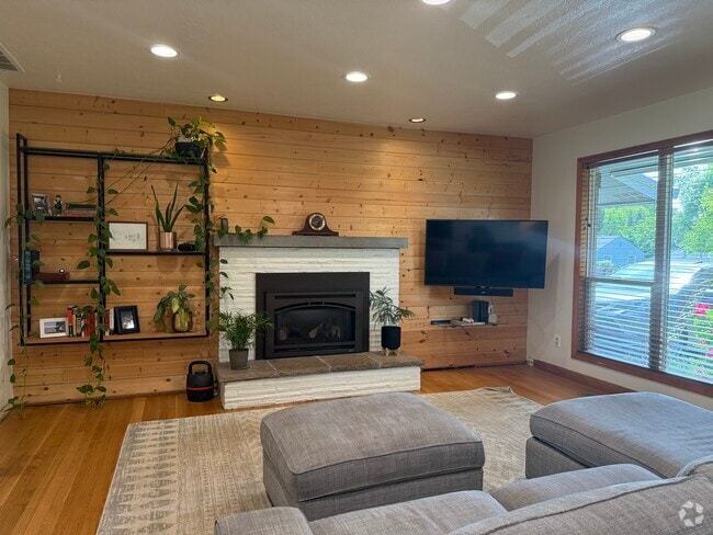 Building Photo - 14030 SE Rupert Dr Rental