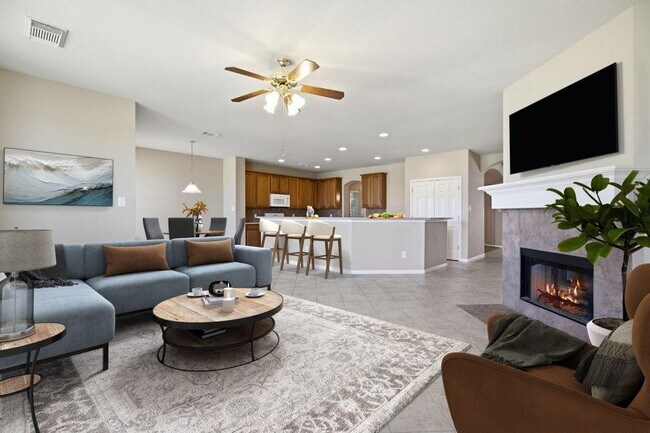 Photo - 904 Winding Creek Pl