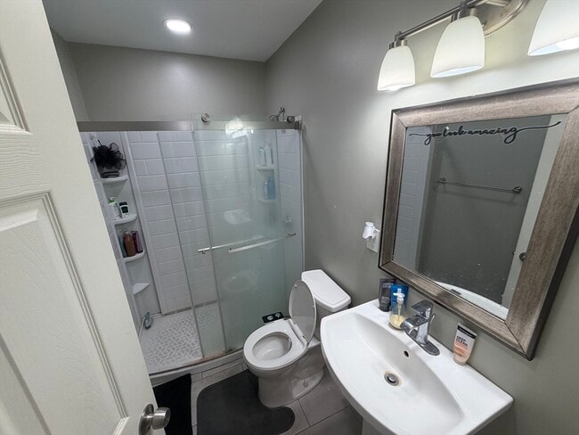 Photo - 301-305-305 Dudley St Unidad 6