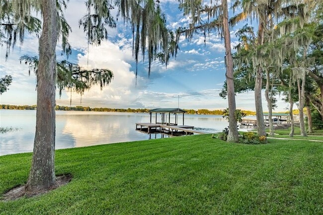 Photo - 17527 Canal Shores Dr