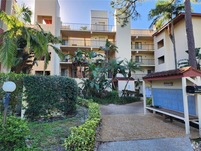 Building Photo - 7500 40th Ave W Unit 107 Rental