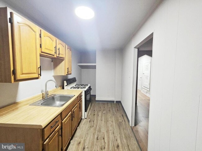 Photo - 2120 E Cheltenham Ave