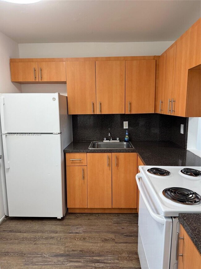 Photo - 528 Meridian Ave Unit 404