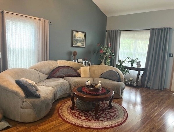 1005 Singer Ave