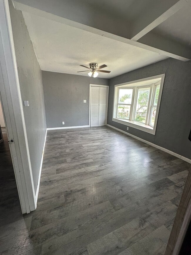 Photo - Large 3 Bed 1 bath