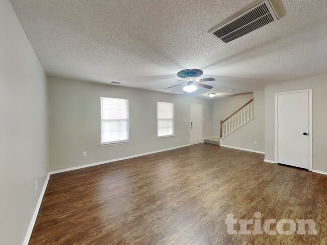 Photo - 3033 Winners Cir SW