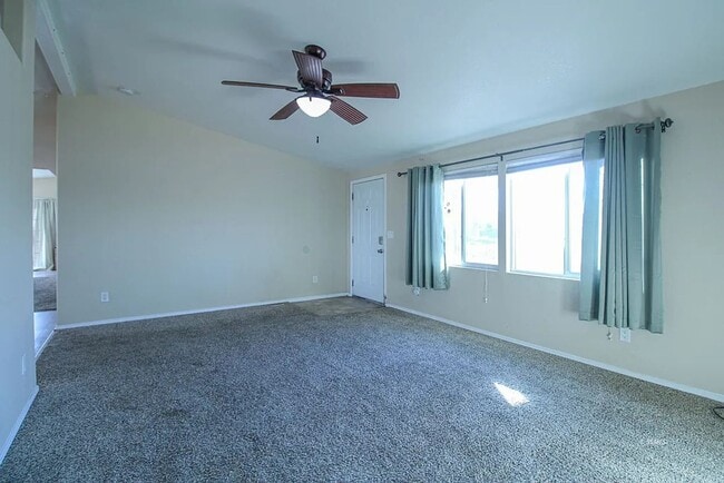 Photo - 935 W Sullivan Ave