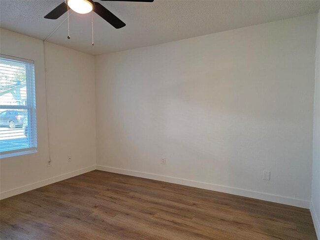 Photo - 4504 Speedway