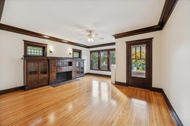 Photo - 5902 W Midway Park Unit 2