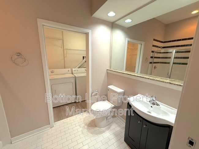 Photo - 2125 Southend Dr Unidad 245