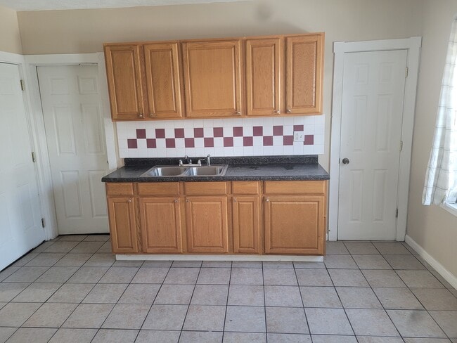 Photo - 6330 Carl Ave Unidad 4