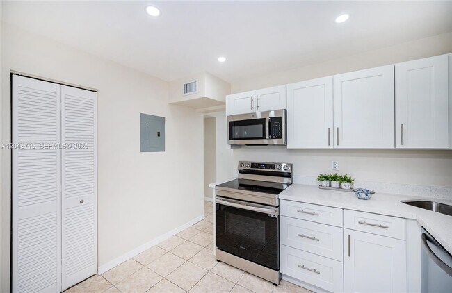 7705 SW 86th St Unit B-114