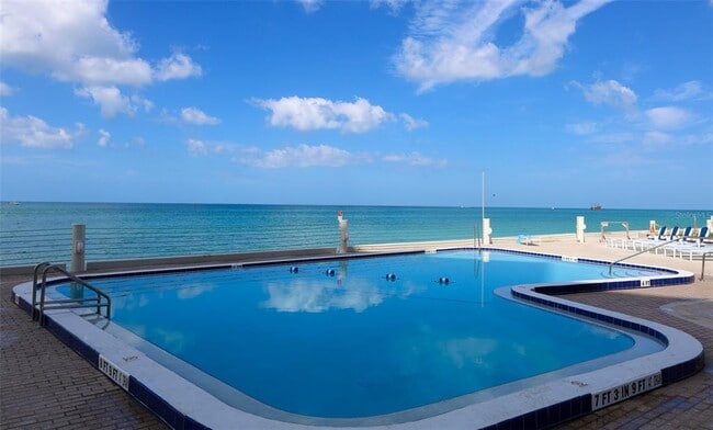 Photo - 440 S Gulfview Blvd Unidad 1105