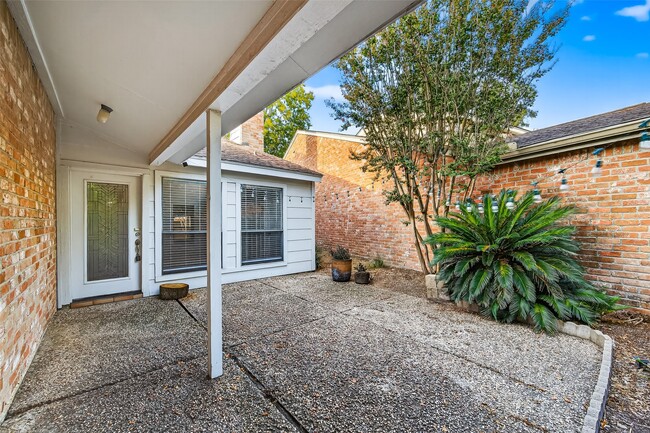 Photo - 812 Fleetwood Pl Dr