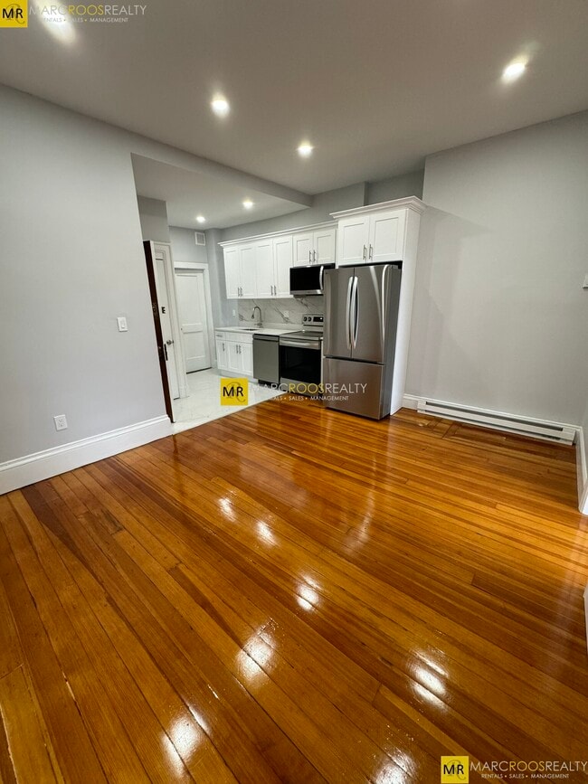 Photo - 474 Commonwealth Avenue Apartments
