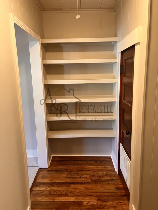 Photo - 204 W Leighton St