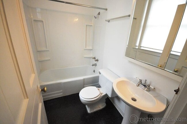 Bathroom - 511 Mohawk St Unit A