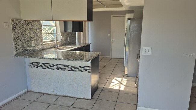 Photo - 8227 Clermont St