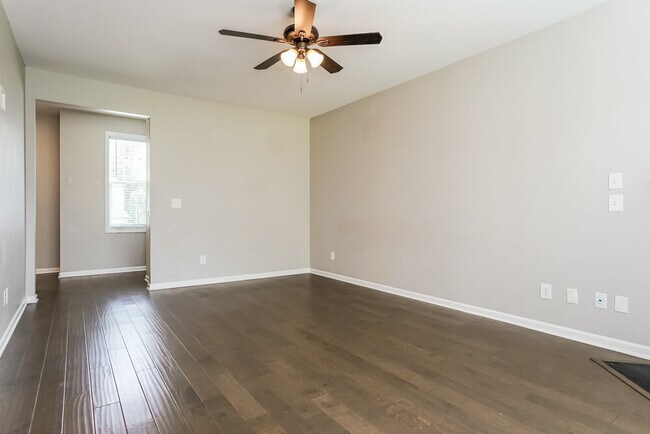 332 Chamberlain Dr
