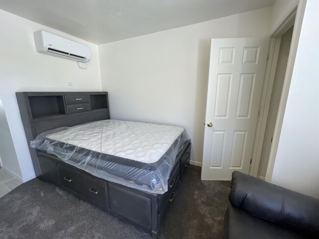 Photo - 1105 S State St