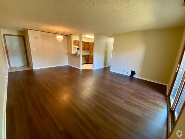 Building Photo - 2403 Ravens Crest Dr Unit 2403 Rental