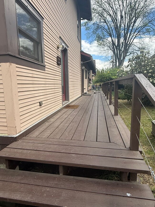 Photo - Airy two bedroom apartment in Railroad District | Available Now Unidad 123 Seventh St