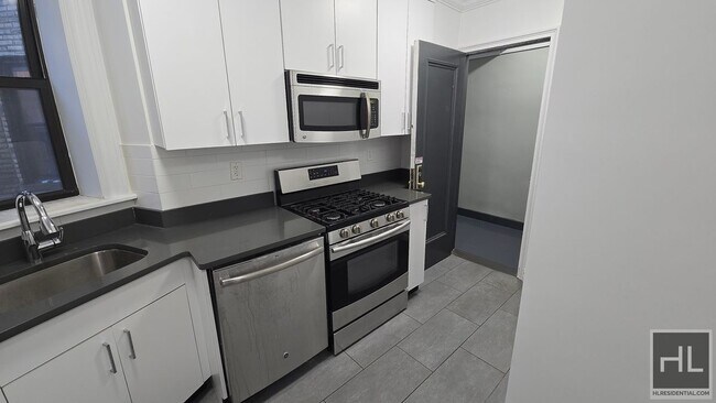 Photo - WEST 68 STREET Unit 3D