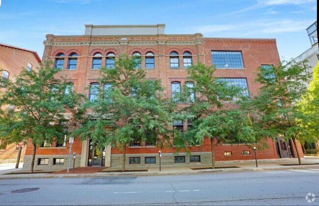 Building Photo - 570 S Front St Rental
