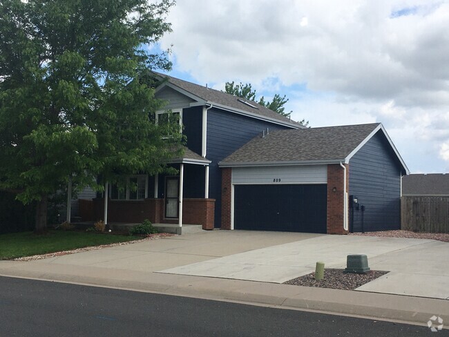 Building Photo - 809 Scotch Pine Dr Rental