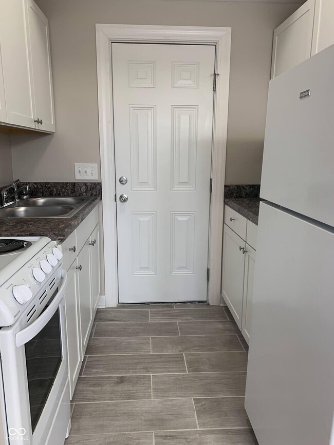 Photo - 2124 Broadway St