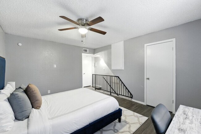 Photo - 600 W Pioneer Pkwy Unidad SI FL2-ID1613027P